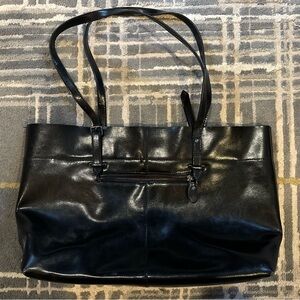 Sleek Black Leather Shoulder Bag